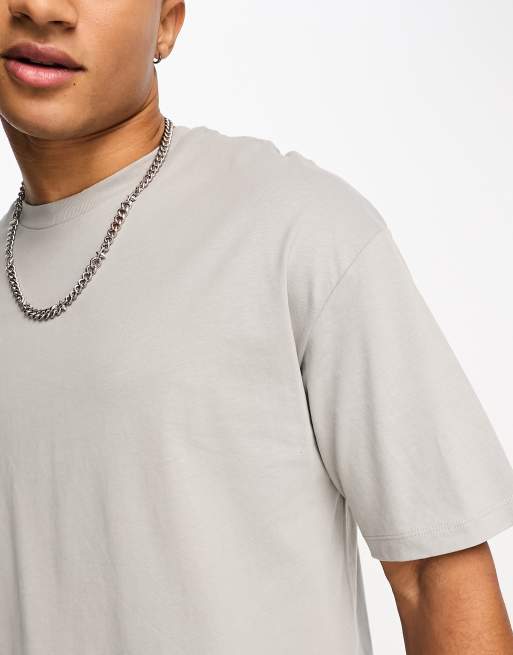 An oversized t outlet shirt