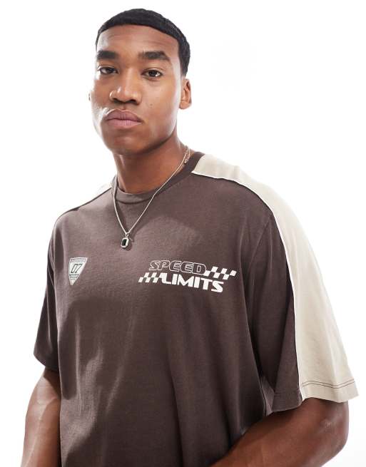 ADPT - Oversized T-shirt met motorsport-print in bruin