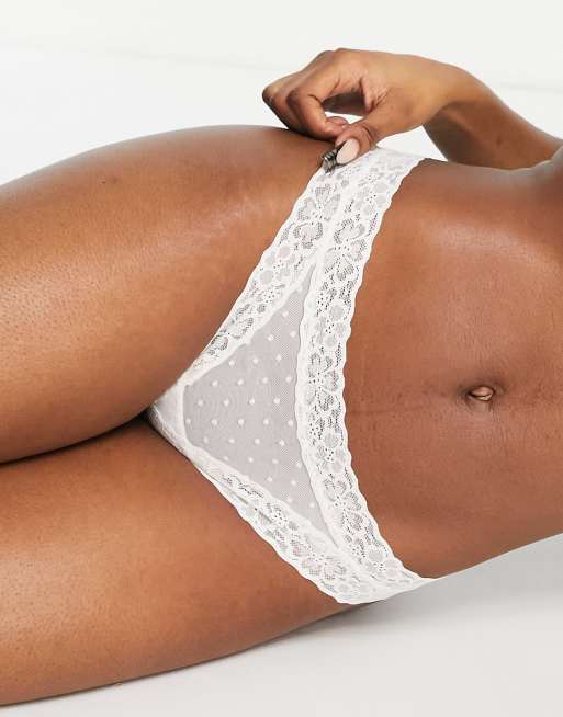 Aerie – Miękkie kremowe stringi z mocno wykrojonym tyłem