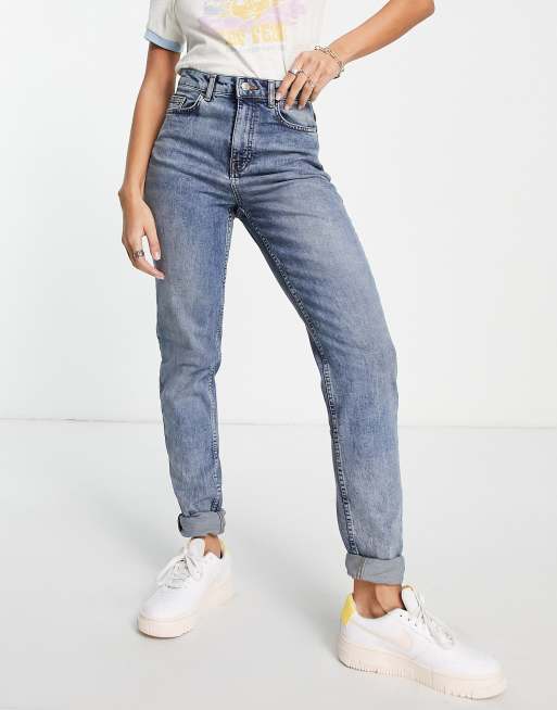 Aeropostale Mom jeans, light wash & ripped !