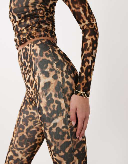 Onzie Biker shorts cheetah Has a cute high rise