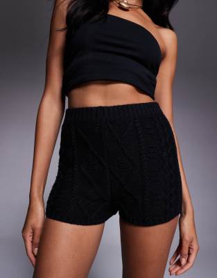 AFRM - Hotpants aus schwerem Strick in Schwarz mit Zopfmuster, Kombiteil