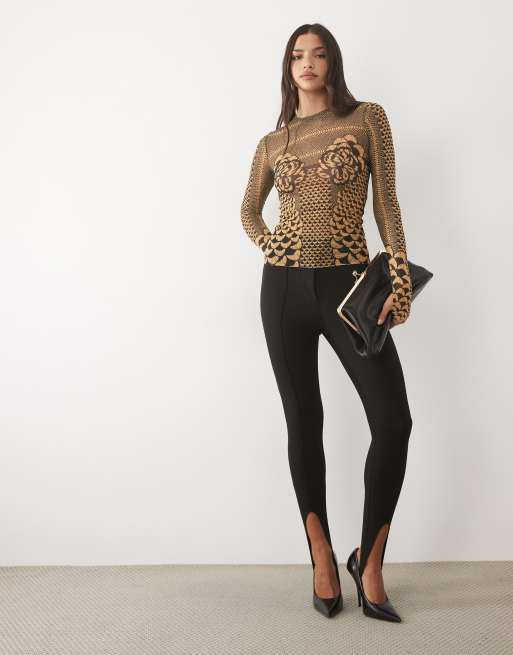 AFRM Kaylee top in rete a girocollo a maniche lunghe con stampa floreale dorata, 2 di 4