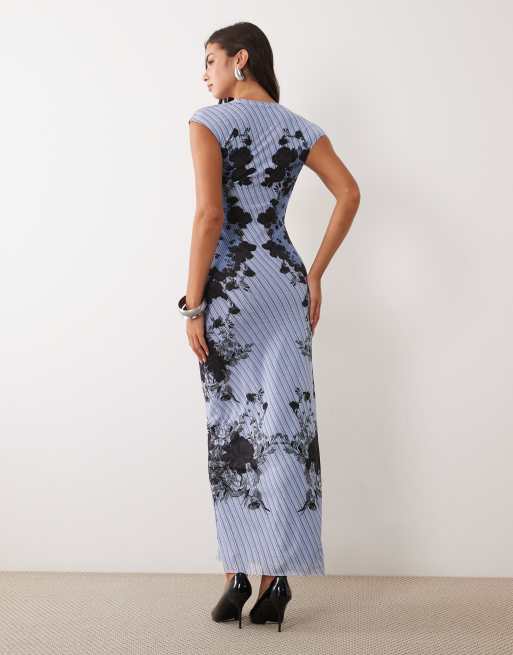 AFRM Mylo robe longue en tulle à col rond et manches courtes à imprimé rose bleue, 3 de 4