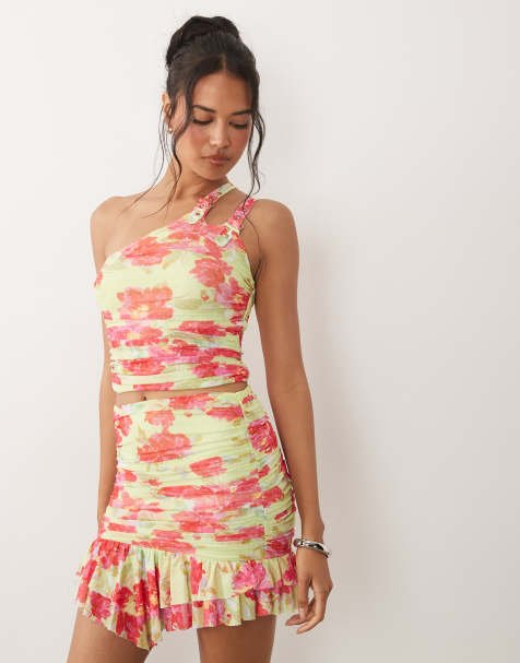 AFRM – Phineas – Oberteil aus Netzstoff in Limette mit Blumenmuster in Rosa mit One-Shoulder-Träger und zwei Schnallen, Kombiteil - view 1