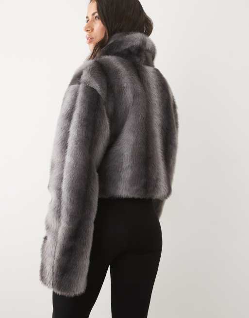 AFRM Stephanie faux-fur Barrel-Crop-Jacke mit grauem Streifenmuster, 4 von 4