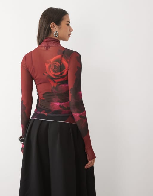 AFRM top de encaje de malla, cuello alto y manga larga con estampado floral en burdeos, 4 de 4