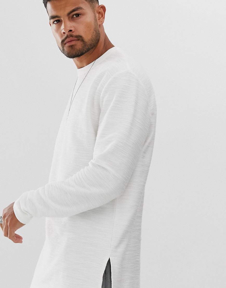 Afslappet, langærmet longline t-shirt i tungt tekstureret jersey med sideslidser fra ASOS DESIGN-Hvid
