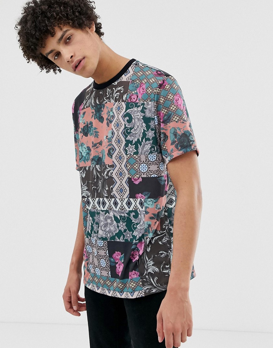 Afslappet T-shirt med gennemgående patchwork print fra ASOS DESIGN-Multifarvet
