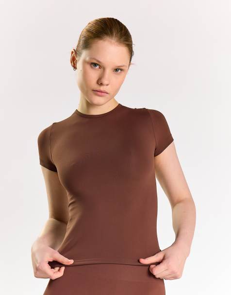Agon Crew neck short sleeve top in coffee - view 1