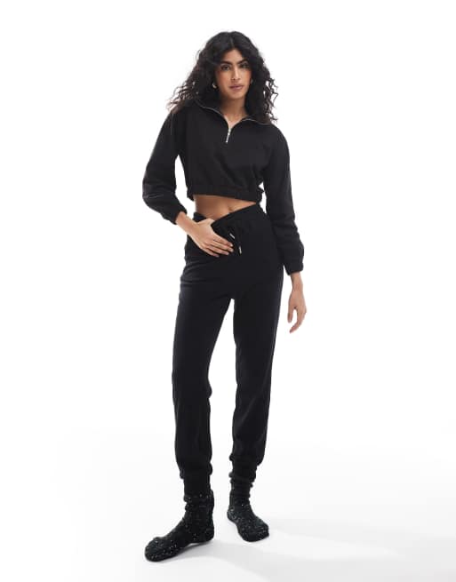 Agon Joggers in black towelling
