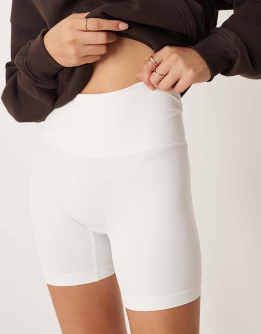 Agon Running shorts in white, 5 of 5