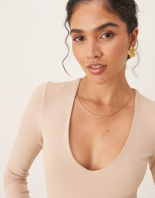 Agon Scoop neck long sleeve bodysuit in stone, 2 of 4