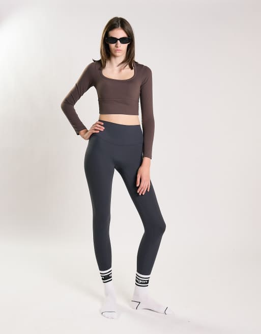 Agon Square neck long sleeve crop top in brown, 3 of 4