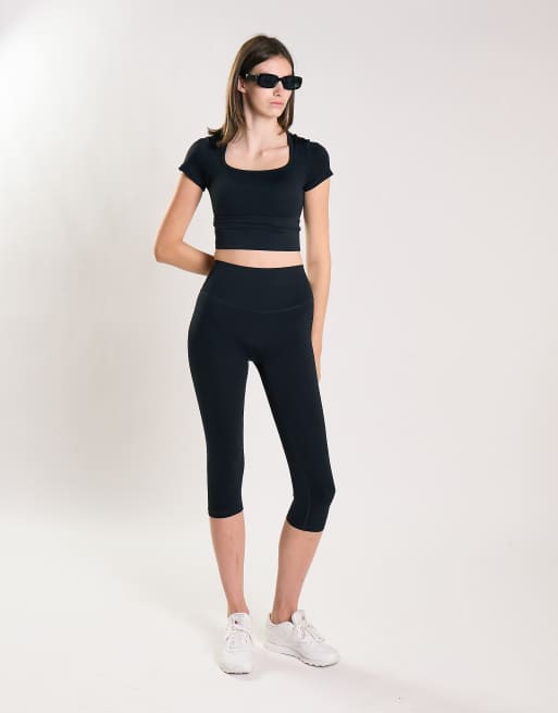 Agon Square neck short sleeve crop top in black, 3 of 4