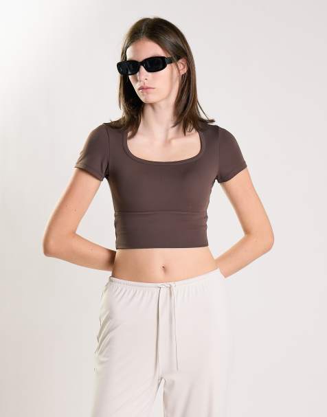 Agon Square neck short sleeve crop top in brown