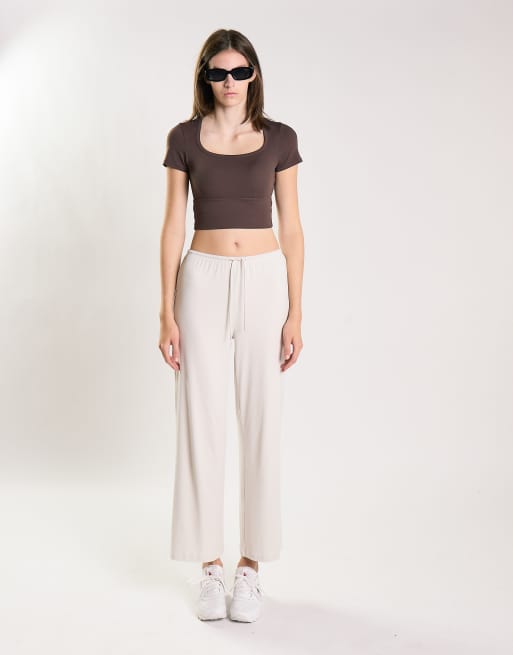 Agon Square neck short sleeve crop top in brown, 3 of 4
