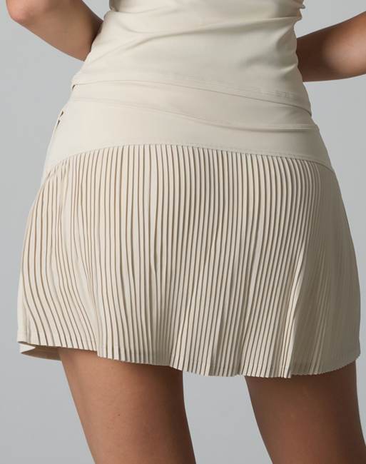 Agon Wrap tennis skort in cream, 3 of 3