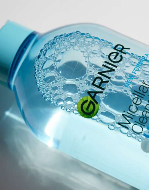 Agua micelar limpiadora para pieles deshidratadas con aloe vera y ácido hialurónico de 400 ml de Garnier, 2 de 4