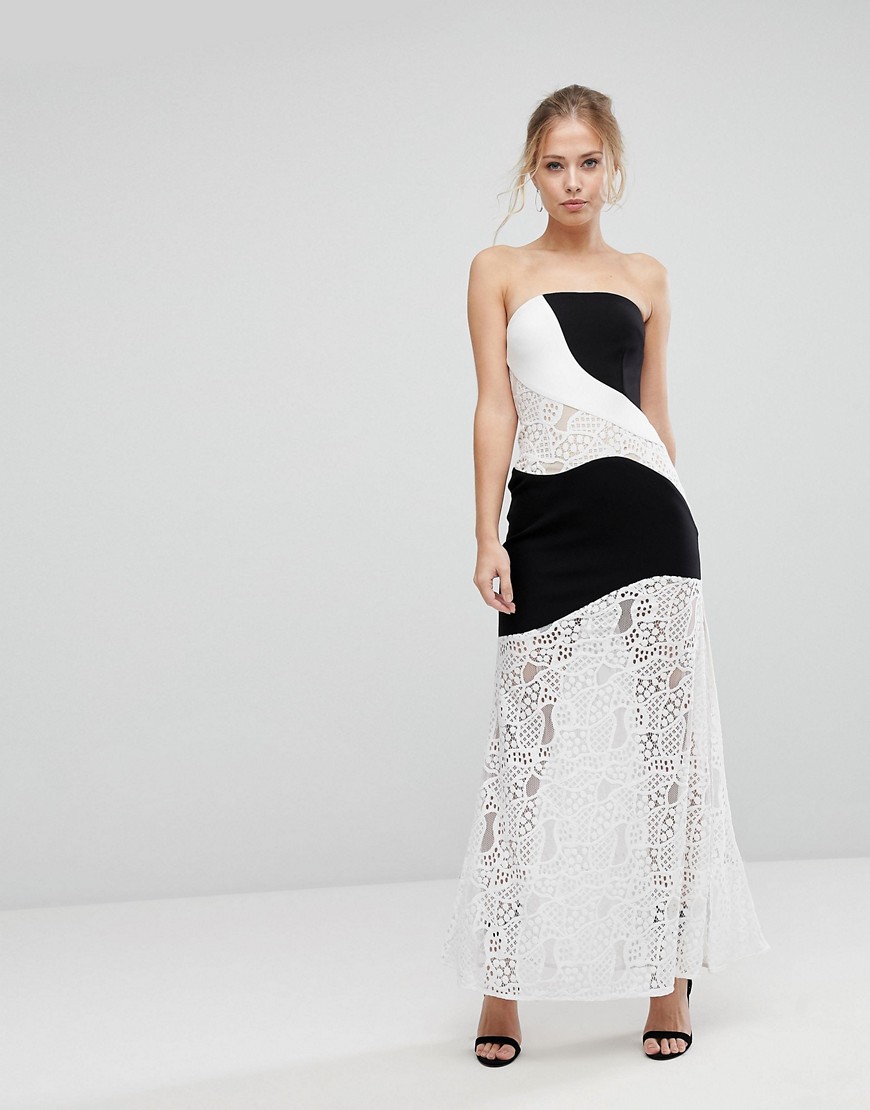 Aijek – Maxiklänning i svartvit design med spetsdetalj-Flerfärgad