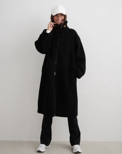 Aim'n Black pile coat in black, 4 of 4