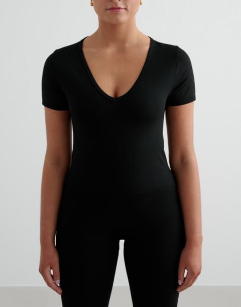 Aim'n Black shape seamless short sleeve in black - view 1