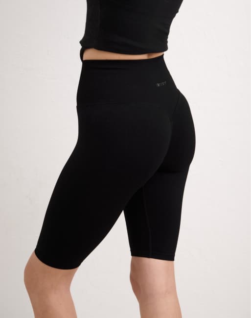 Aim'n Black shape seamless tight shorts in black, 2 of 4