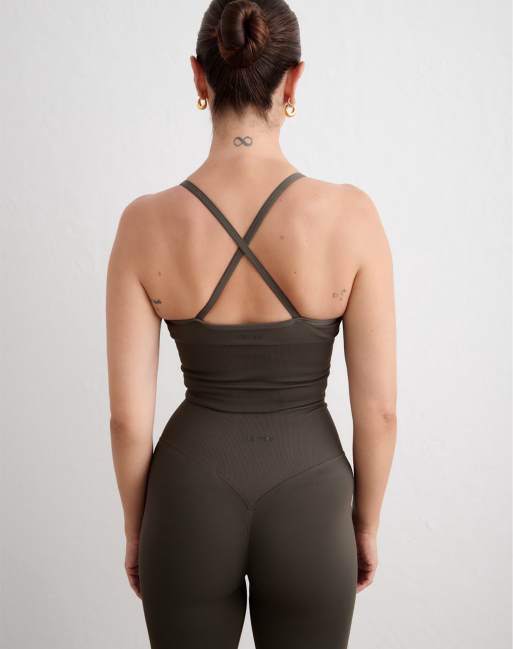 Aim'n - bralette sin costuras con espalda cruzada en dark ivy, 2 de 4