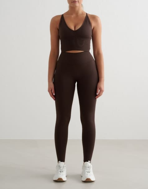 Aim'n - Brassière de sport sans coutures effet sculptant avec bretelles croisées dans le dos - Chocolat - view 1