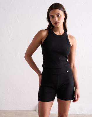 Aim'n - Ease - Gerippte Shorts in Schwarz