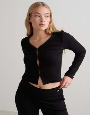 Aim'n - Ease - Gerippte Strickjacke in Schwarz