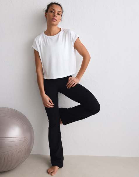 Aim'n - Flare-legging met halfhoge taille in zwart - view 1