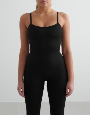 Aim'n - Formender, nahtloser Body in Schwarz