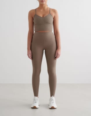 Aim'n - Gerippte Performance-Leggings in Nougatbraun