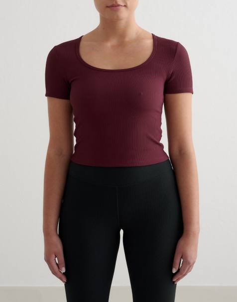 Aim’n – Geripptes Performance-T-Shirt in Kirschrot - view 1