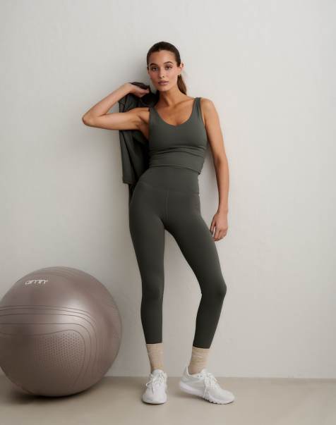 Aim'n – Ivy Sense – Leggings in Efeugrün - view 1