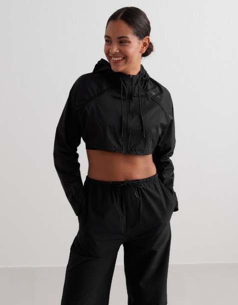 Aim'n – Jacke mit kurzem Schnitt in Schwarz - view 1