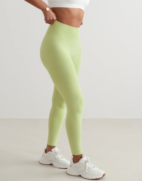 Aim'n – Nahtlose, figurformende Leggings in Matcha-Grün - view 1