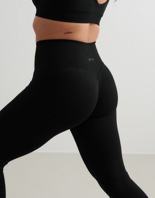 Aim'n - Petite - Vormgevende naadloze legging in zwart, 2 van 4