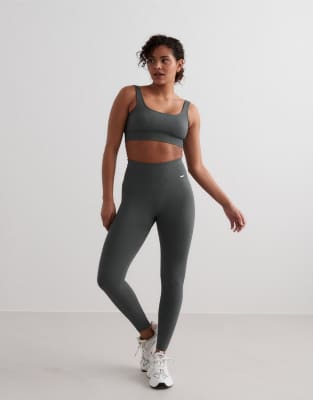 Aim'n - Sage - Gerippte, nahtlose Leggings in Grün