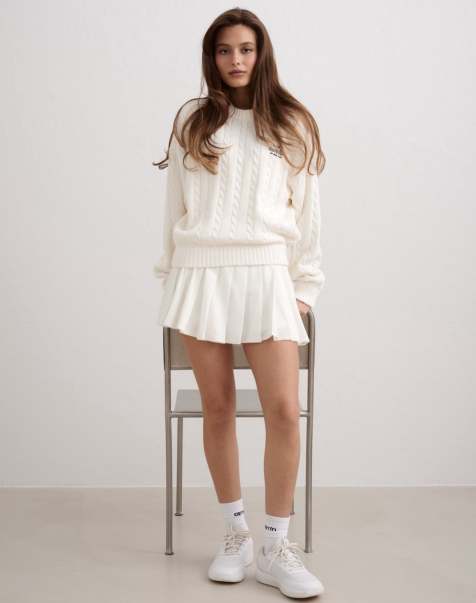Aim'n - Sense - Ensemble jupe-short et pull en maille torsadée à détail Club - Argile foncé et blanc cassé - view 1