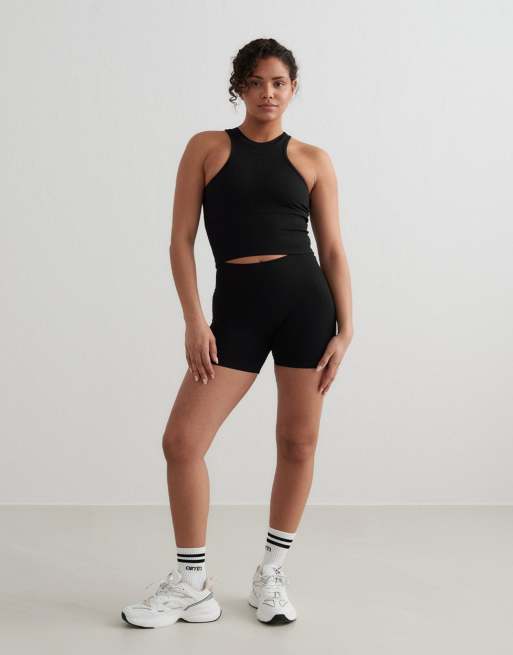 Aim'n – Shape Seamless – Formende, nahtlose Hotpants in Schwarz