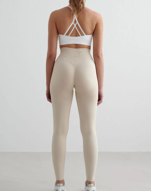Aim'n - Sujetador sin costuras Shape con espalda cruzada en blanco, 4 de 4