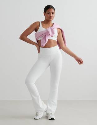 Aim'n - White - Gerippte, nahtlose und ausgestellte Leggings in Weiß