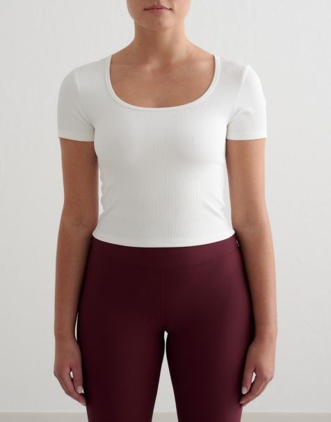 Aim'n White ribbed performance short sleeve in white