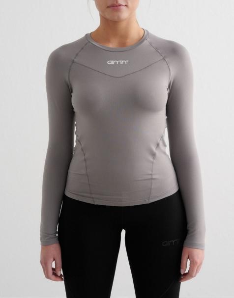 Aim'n - Zacht basic T-shirt met lange mouwen in betongrijs - view 1