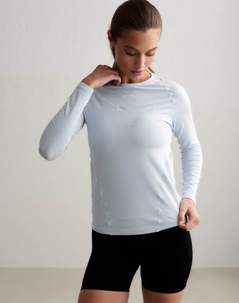 Aim'n - Zachte basic top met lange mouwen in aura - view 1