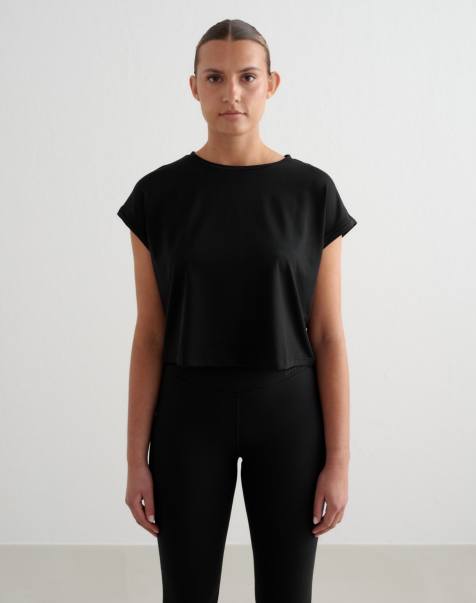 Aim'n - Zachte basic top met omgeslagen mouwen in zwart - view 1