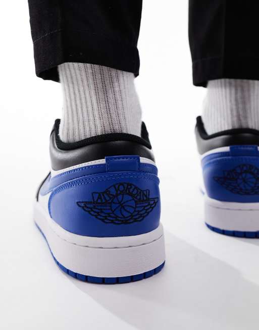 Royal blue and white best sale jordan 1