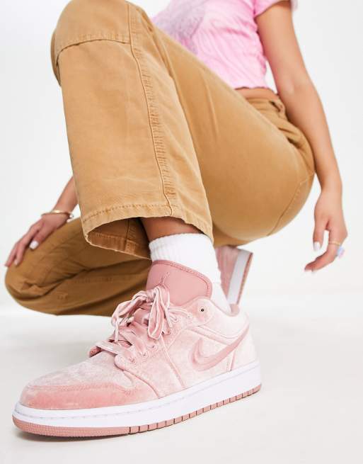 Chaussure jordan shop femme rose